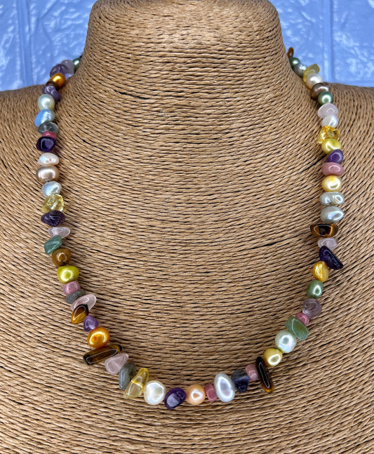 Fresh Water Pearl X Gemstone Chips Necklace